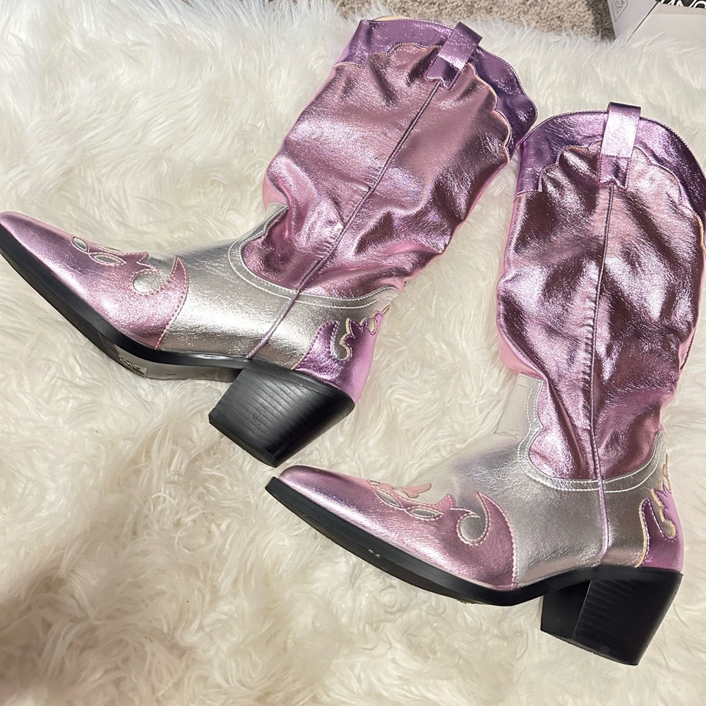 Women's Metallic Lavender & Silver Western Heeled Boots - Picture 8 of 9